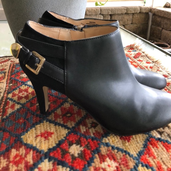 👗HOST PICK•2/17/20👗 ‘Madriena’ LEATHER & SUEDE - Picture 3 of 6